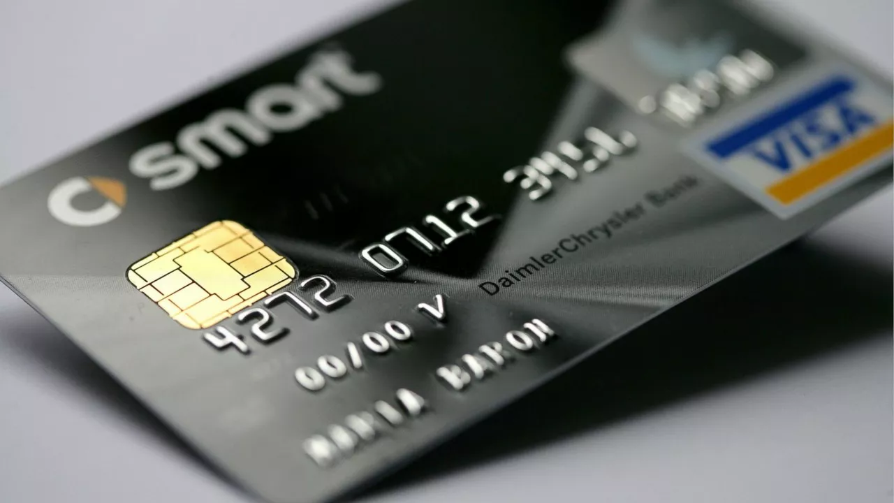 Cum încep o companie de producție a cardurilor de credit?